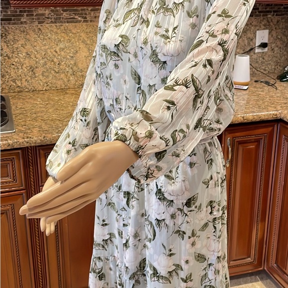 Ellison Floral Pattern Dress Large Sz. - Picture 5 of 8